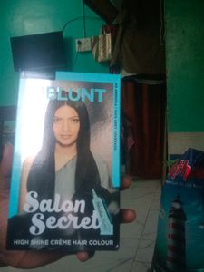 Bblunt Hair colour Black  Expiry Date 10/2024