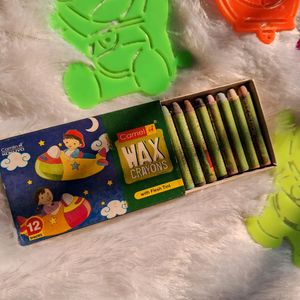 DORAEMON STENCILS AND CRAYONS FOR KIDS