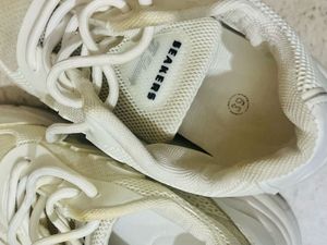 White &#39;SUP&#39; Sneakers