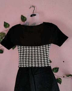 Stylish stretchable Houndstooth Top