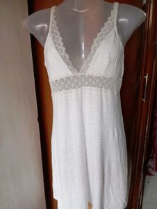 Chic White Lace-Trim Nightdress