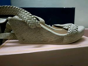 Zudio Wedges with Braided Straps