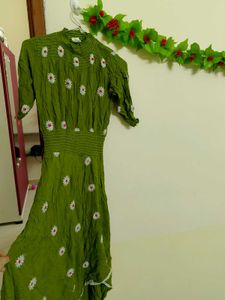 🟩💚Mehandi Green Stylish Beautiful Long Top