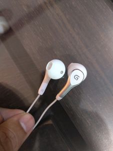Type C Earphones with Mic - Almost New