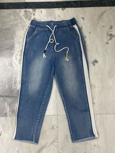 Stylish Denim Capri Pants