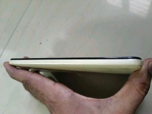 Honor Smartphone - Cracked Screen