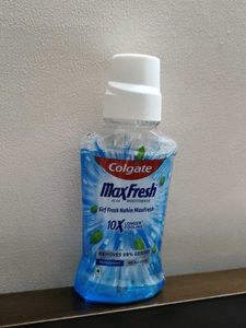 Colgate MaxFresh Antibacterial Mouthwash 250ml