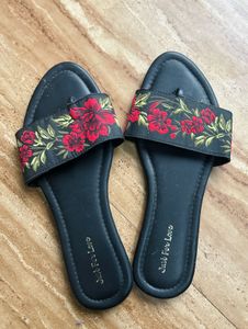 Black embroidered Flats