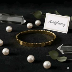 Aurigleamz Gold Bangle
