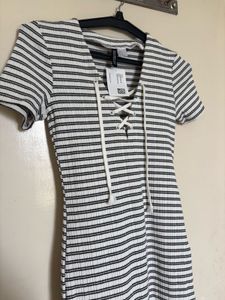 H&amp;M STRIPPED DETAILED DRESS