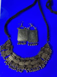 Necklace &amp; Earring Set