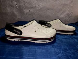 White Crocs Unisex Size 6
