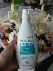 Venusia Max Lotion- 500g. New, sealed.