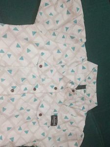 Triangle Patterned Crop Top
