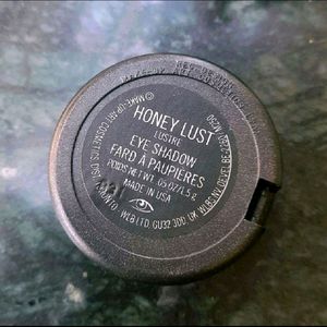 Original MAC Eyeshadow😍New ✅️SHADE: Honey lust lustre😍