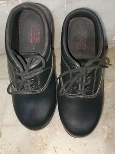 Lakhani School Shoes 👟 For Boys, Size 5 No.