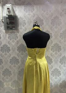 Beautiful Lemon Lustre Gown💛🍋💕