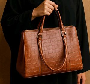 Tote Leather bag 👜( Free wallet )