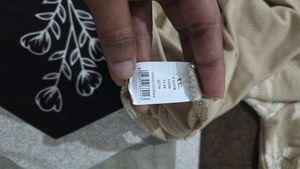 Women Printed V-neck Top