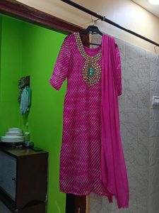 Elegant Pink Kurta With Dupatta