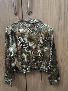 Animal Print Cropped Shirt