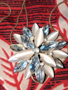 Flower Pendant Necklace