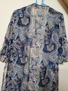 Shrug Printed NWOT