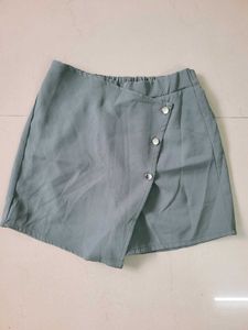 Women Solid Short