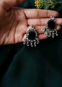 Stylish Black Jhumka Earrings