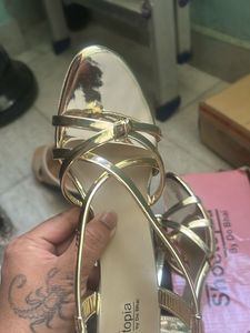 Shoetopia Golden Heels