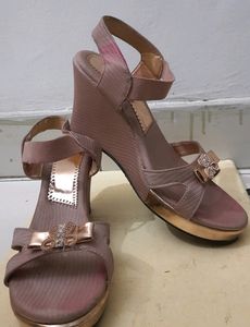 Nude Pink Wedges👡