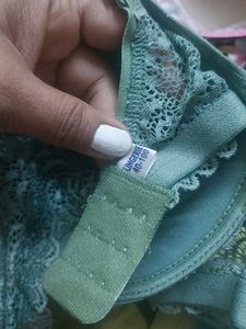 Unused Floral &amp; Solid Bra Set Padded Size 40