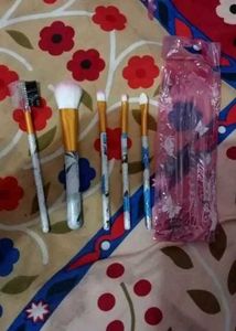MAKEUP KIT
