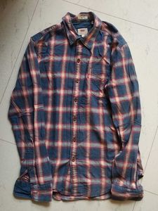 Levi's Plaid Button-Down Shirt