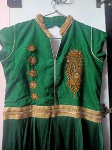 Emerald Green Evening Gown 💚🤍