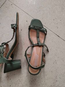 Roadster Green Heels