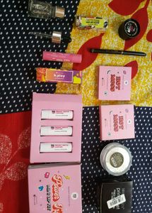 MAKE-UP COMBO