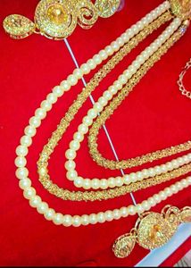 Elegant Pearl Necklace Set