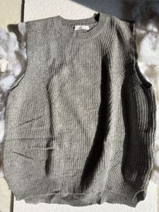 Gray Knit Vest (Free Shipping)