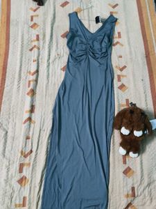 Elegant Gray Dress And It&#39;s Stretchable