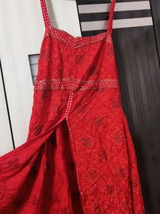 Sleeveless Front Cut Kurti