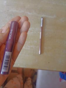 Red blooming 21 ( HR 2009)+ Mars lip liner