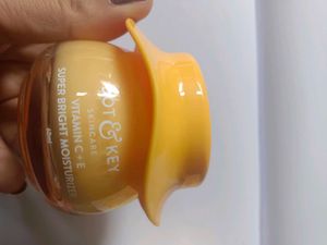 Dot &amp; Key Moisturizer