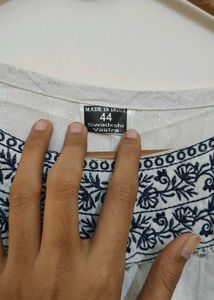 Elegant White Embroidered Kurta