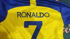 CR7 jersey signed by Sadio Mane,Antony,Michael O.