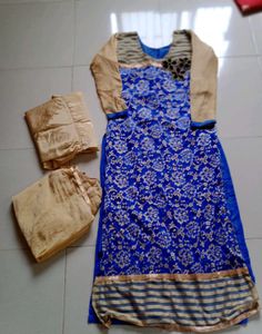 Kurthi Pant Set