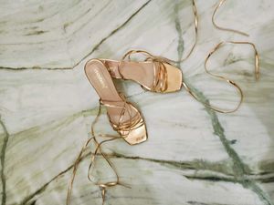 Women&#39;s Dressberry Tie-up Heels