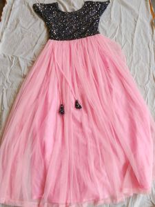 Pretty Glomours Women Gown💝