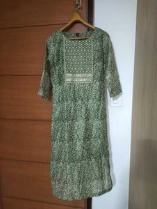 Green And White Kurta Set💚