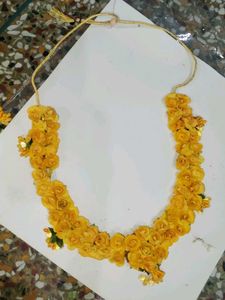 yah haldi ka set hai aur bahut jyada beautiful ha